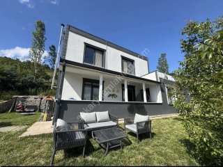 Sakarya -Geyve Akıncı Mahallesinde  5+1 Dublex Köy Evi