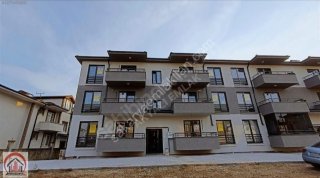 AKYAZI EMLAK'TAN MERKEZİ KONUMDA SATILIK SIFIR 6 ADET 2+0 DAİRE