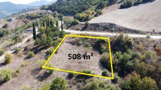 GEYVE CECELER KÖYÜNDE 508 m² ASFALTA CEPHE ELEKTRİK SU DİBİNDE HOBİ BAHÇESİ