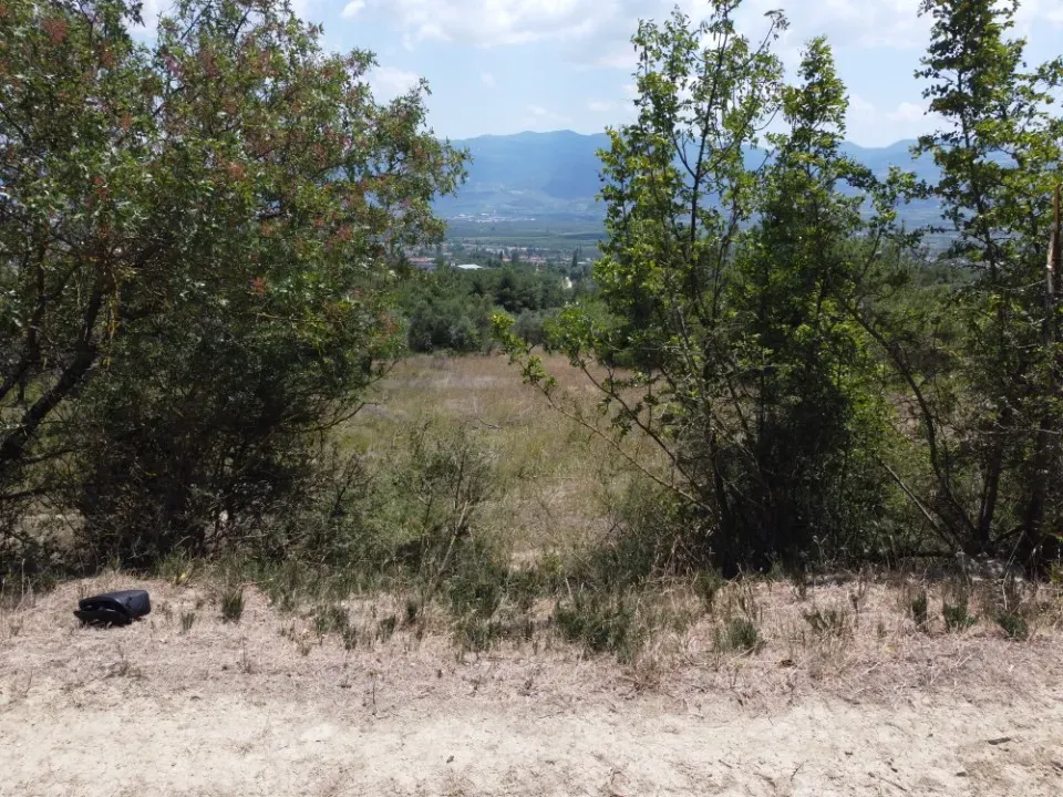 AVCI EMLAK'TAN PAMUKOVA İLÇESİ TEŞVİKİYE KÖYÜNDE MANZARALI YATIRIMLIK 724 m² YOLA CEPHE TİNY HOUSE İÇİN İDEAL