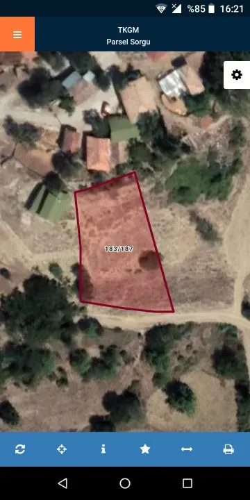 AVCI EMLAK'TAN GEYVE KARACAÖREN KÖYÜNDE 1020 m2 % 40 İMARLI MANZARALI HESAPLI ARSA