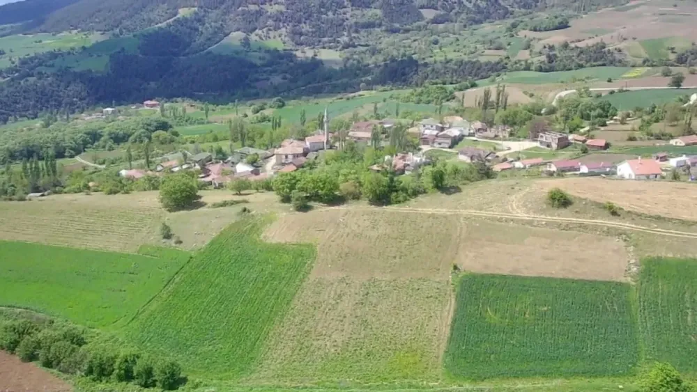 KARACAÖREN’DE 1763 m2 TAMAMI İMARLI MANZARALI KAÇIRILMAYACAK ARSA