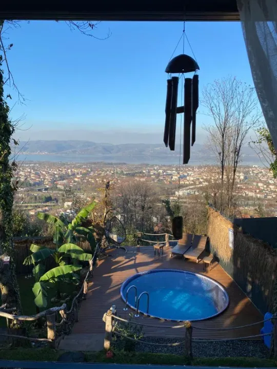 SAPANCA GÖL MANZARALI SATILIK BUNGALOV SICAK HAVUZLU