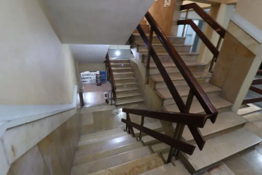 BEYKENT EMLAKTAN MERKEZDE CADDEYE CEPHELİ SATILIK OFİSLER