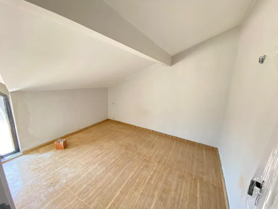 Menderes Özdere de Geneş Bahçeli Satılık Sıfır 3+1 Villa