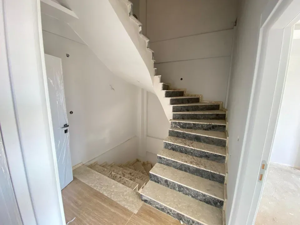 Menderes Özdere de Geneş Bahçeli Satılık Sıfır 3+1 Villa