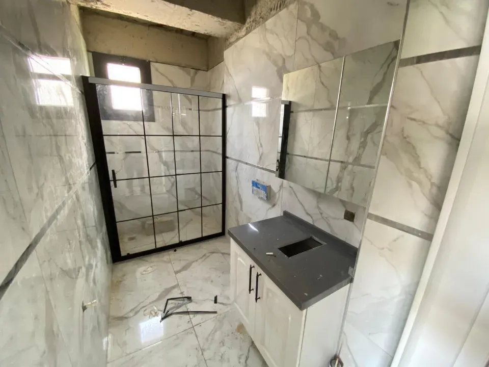 Menderes Özdere de Geneş Bahçeli Satılık Sıfır 3+1 Villa