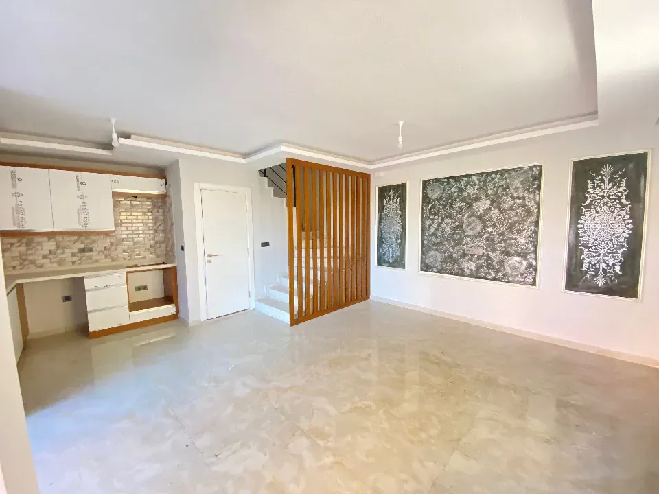 Doğanbey De Denize 300M2 Mustakil Bahçeli Satılık 3+1 Villa