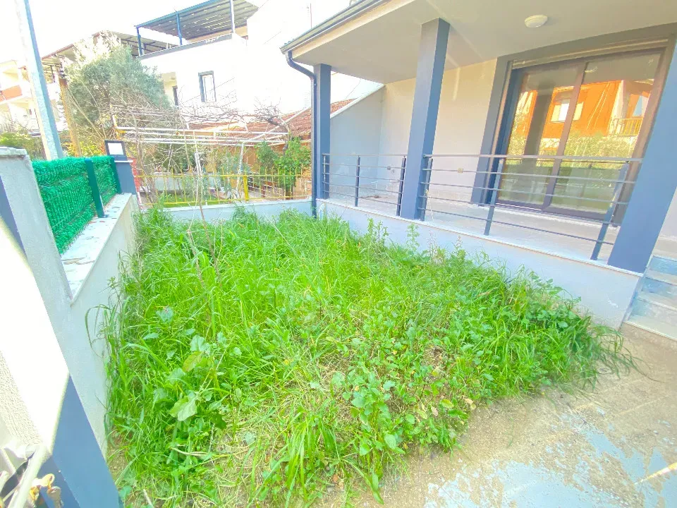 Doğanbey De Denize 300M2 Mustakil Bahçeli Satılık 3+1 Villa