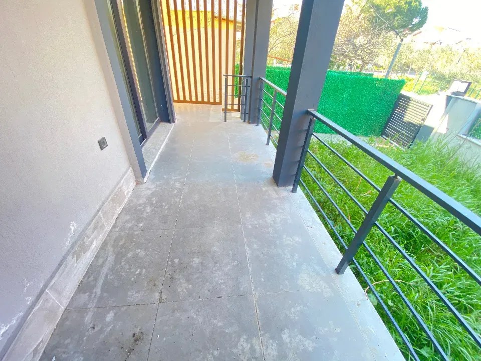 Doğanbey De Denize 300M2 Mustakil Bahçeli Satılık 3+1 Villa