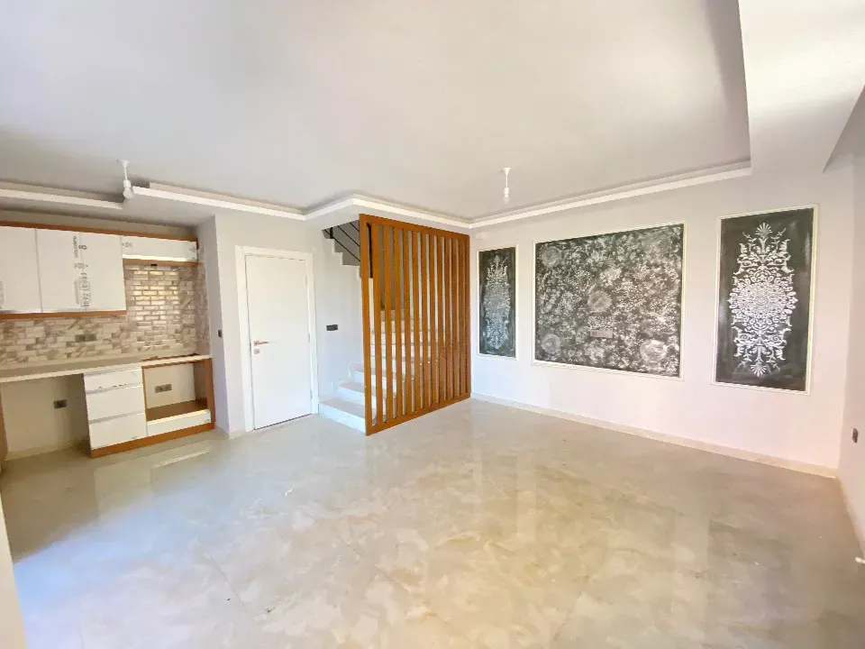 Doğanbey De Denize 300M2 Mustakil Bahçeli Satılık 3+1 Villa