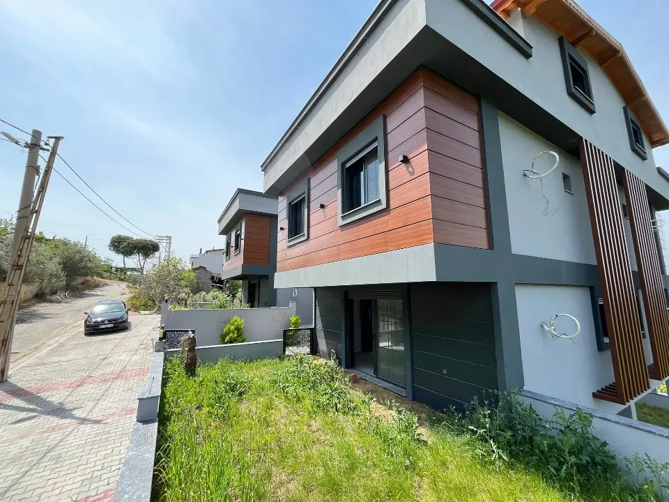 Özdere'de Denize Yürüme Mesafesinde Modern Mimarı Satılık 3+1 Villa