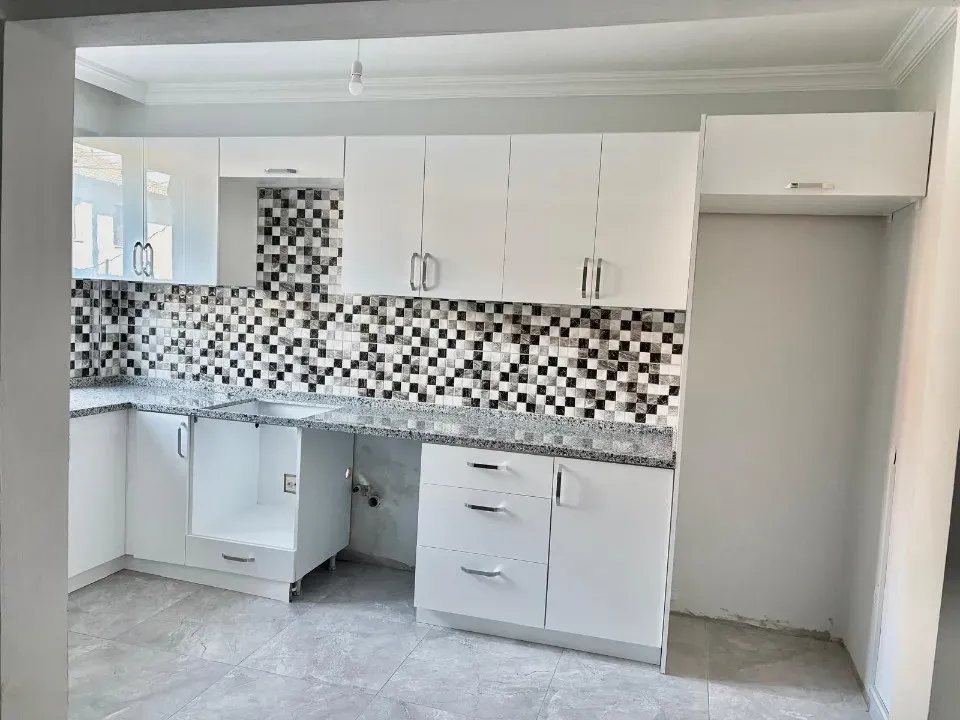 Sakarya / Sapanca / Kırkpınar Soğuksu Mh.BAĞDAT CD.YAKINI 3 KATLI VİLLA