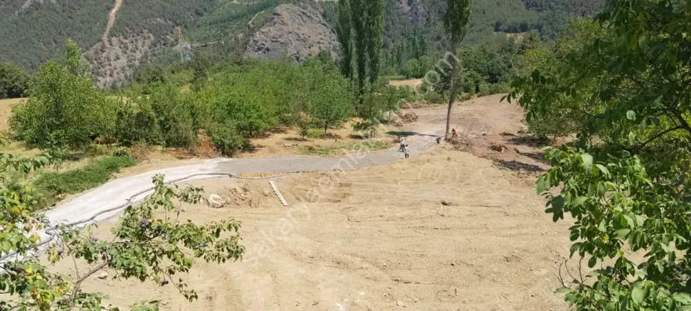 AHİBABA KÖYÜNDE 914 m² % 40 İMARLI 2 MÜSTAKİL VİLLALIK ARSA