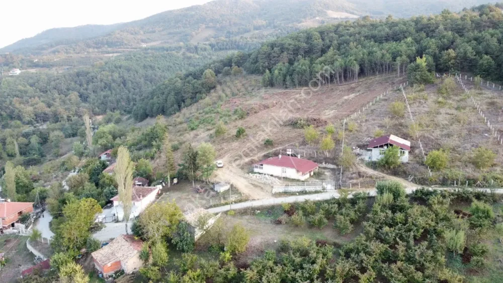 İNŞAAT RUHSATI HAZIR ! 828 m² İMARLI MANZARALI İLÇEYE YAKIN ARSA