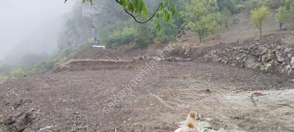 GEYVE AHİBABA KÖYÜNDE 1766 m² İMARLI, MANZARALI, 3'e BÖLÜNEBİLİR YATIRIM DEĞERİ YÜKSEK ARSA