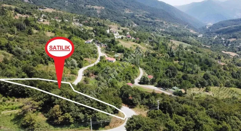 AKINCI KÖYÜNDE 2354 m² RESMİ YOLA CEPHELİ, MANZARALI, ELEKTRİK SU DİBİNDE YATIRIMLIK ARAZİ