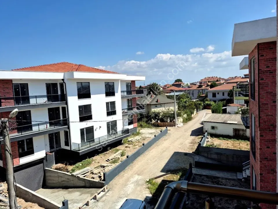 ADAPAZARI AKINCILAR MAHALLESİNDE SATILIK 2+1 DAİRE