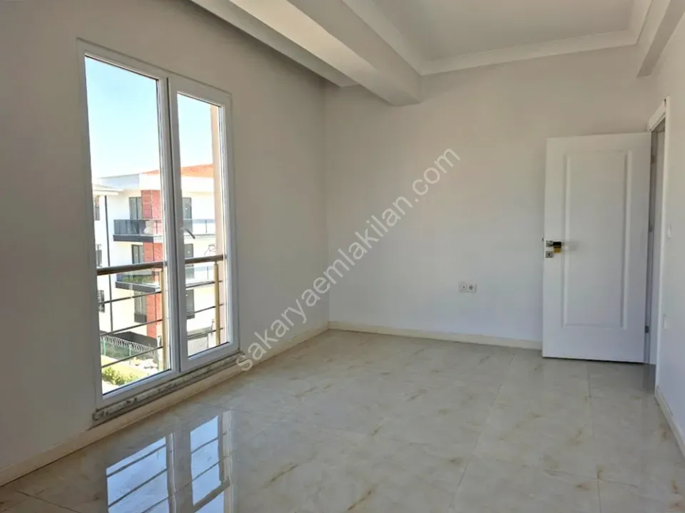 ADAPAZARI AKINCILAR MAHALLESİNDE SATILIK 2+1 DAİRE
