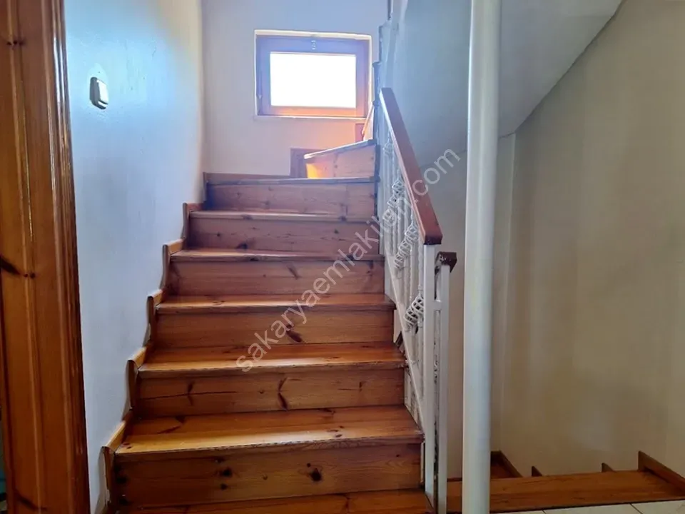 ARİFİYE AŞAĞIKİRAZCA MAHALLESİNDE SATILIK 5+1 MÜSTAKİL EV