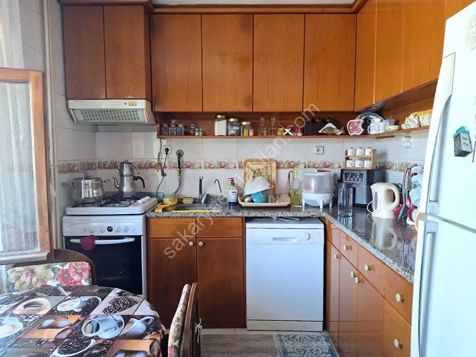 ARİFİYE AŞAĞIKİRAZCA MAHALLESİNDE SATILIK 5+1 MÜSTAKİL EV