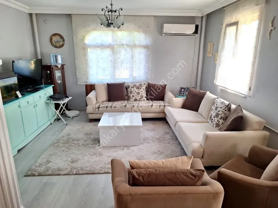 ARİFİYE AŞAĞIKİRAZCA MAHALLESİNDE SATILIK 5+1 MÜSTAKİL EV