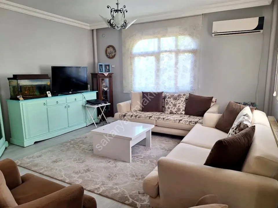 ARİFİYE AŞAĞIKİRAZCA MAHALLESİNDE SATILIK 5+1 MÜSTAKİL EV