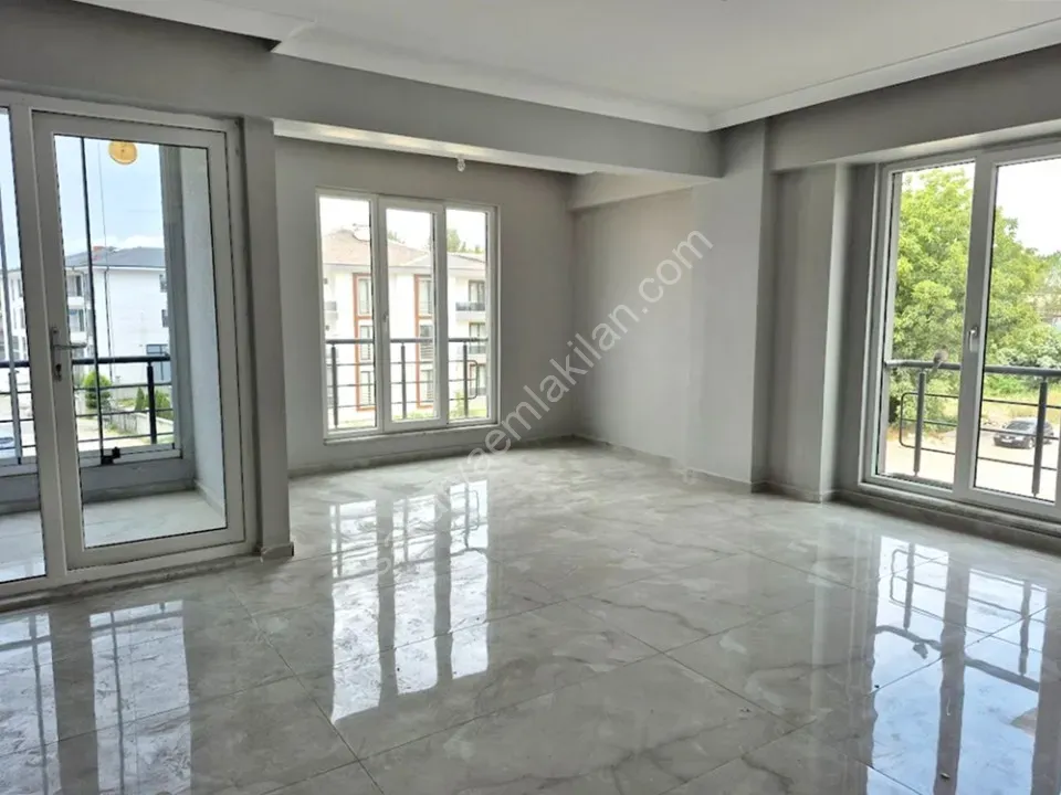 ADAPAZARI GÜNEŞLER MAHALLESİNDE SATILIK 5+1 DUBLEKS DAİRE