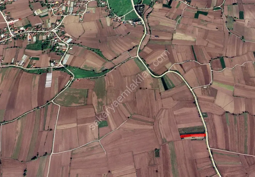 ADAPAZARI ÇÖKEKLER MAHALLESİNDE SATILIK TARLA