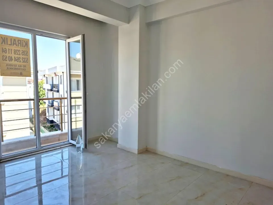ADAPAZARI AKINCILAR MAHALLESİNDE KİRALIK 2+1 DAİRE