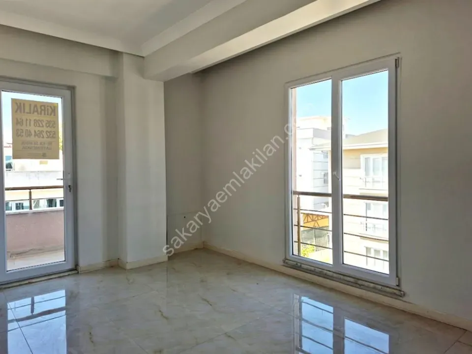 ADAPAZARI AKINCILAR MAHALLESİNDE KİRALIK 2+1 DAİRE