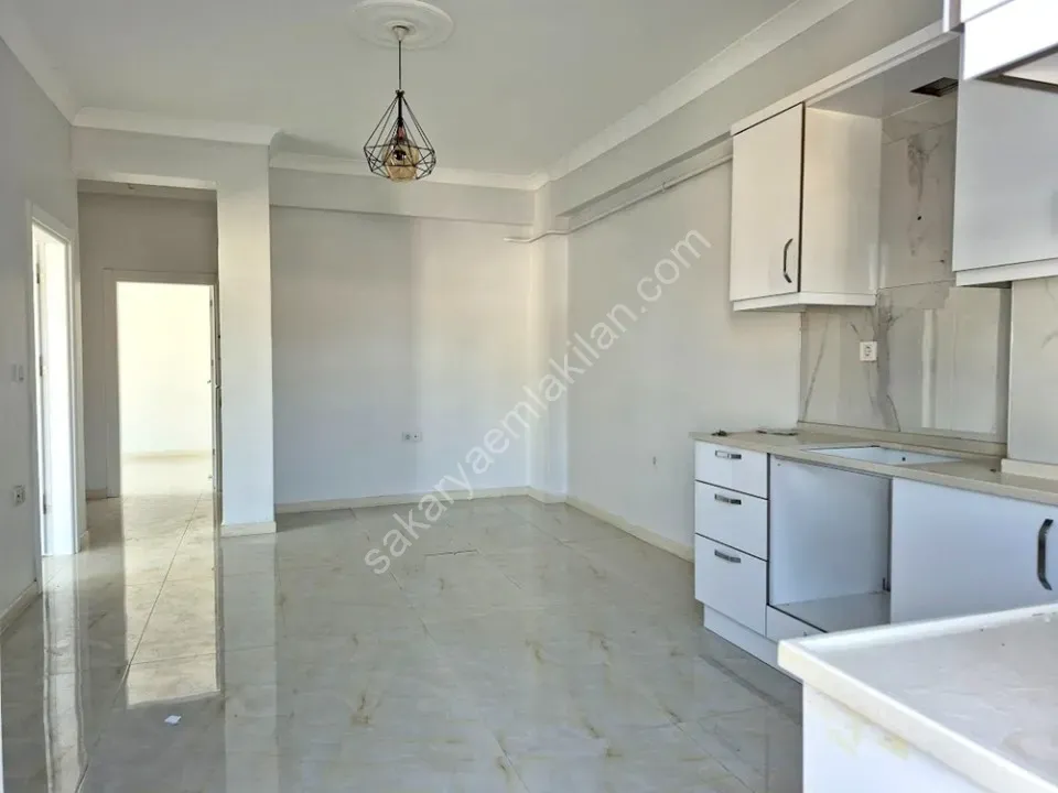 ADAPAZARI AKINCILAR MAHALLESİNDE KİRALIK 2+1 DAİRE