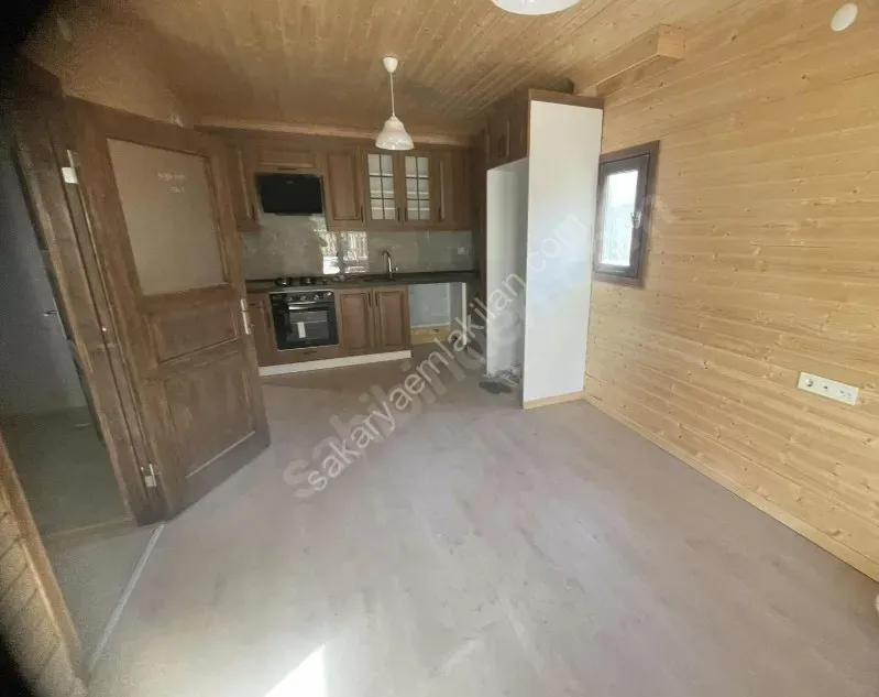 GEYVE ÇAMLIK KÖYÜNDE MUHTEŞEM VİLLA