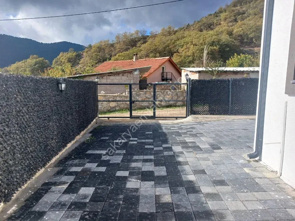 Pamukova Kazimiye köyü 415m2 Arsa icerisinde Satılık Dublex villa