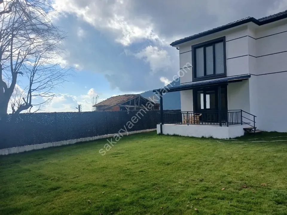 Pamukova Kazimiye köyü 415m2 Arsa icerisinde Satılık Dublex villa