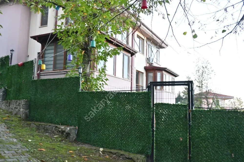 Daire Fiyatına Göl Manzaralı Villa