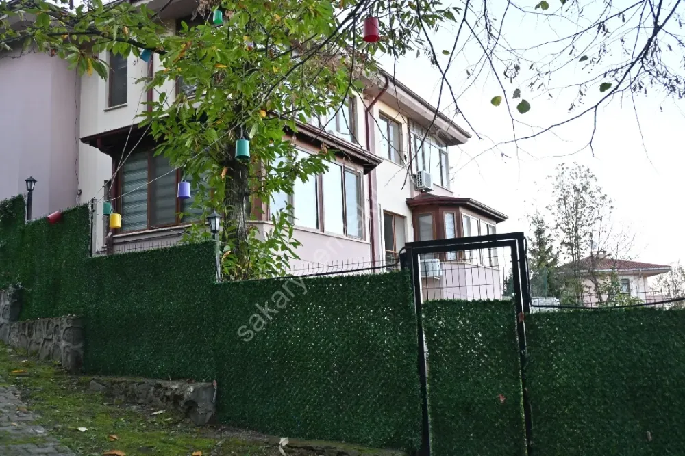 Daire Fiyatına Göl Manzaralı Villa