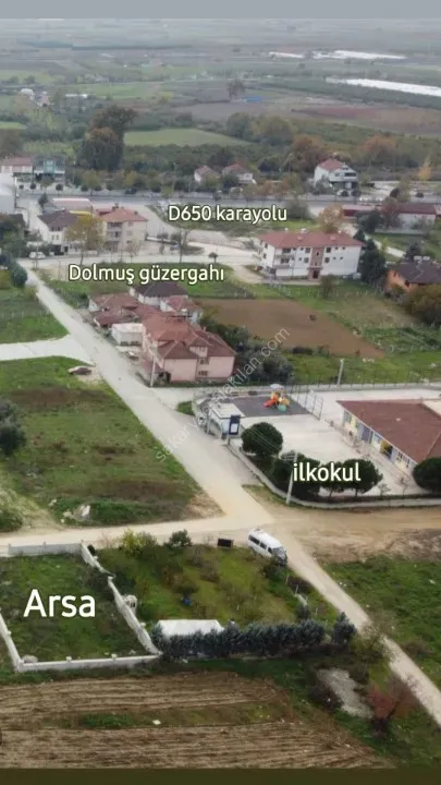 SAKARYA PAMUKOVA CUMHURİYET MAH.MÜKEMMEL KONUMDA 375 M2 İMARLI ARSA