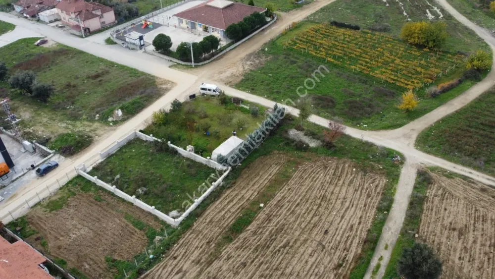 SAKARYA PAMUKOVA CUMHURİYET MAH.MÜKEMMEL KONUMDA 375 M2 İMARLI ARSA