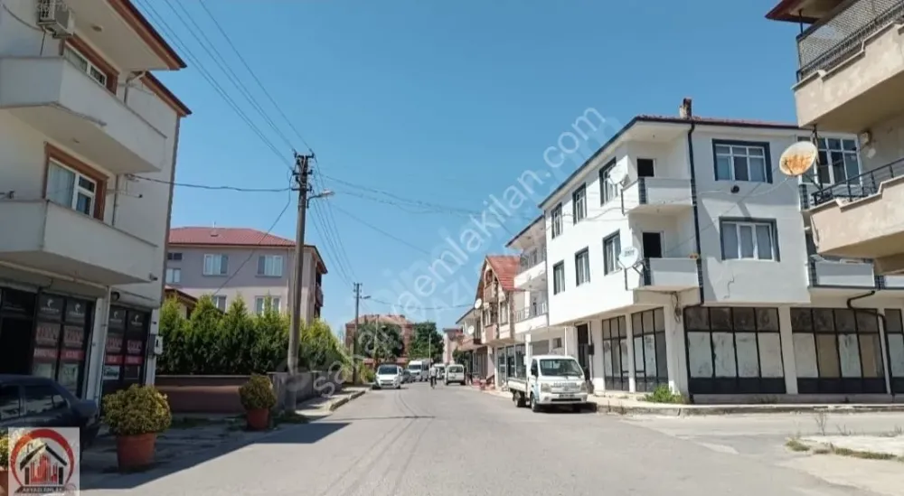 İŞLEK ve PRESTİJLİ LOKASYONDA TEKSTİL İMALATHANE ve OFİS KULLANIMI İÇİN UYGUN 90 M2 KİRALIK İŞ YERİ