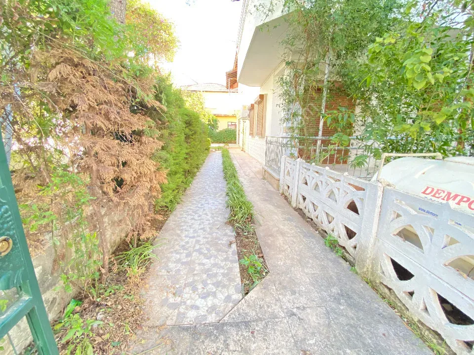 Seferihisar Ürkmez'de Plajına 50M Deniz Tarafı Satılık 3+1 Villa