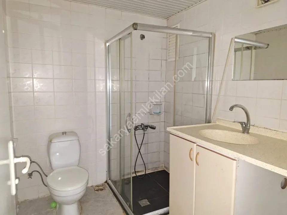 ADAPAZARI KARAMAN MAHALLESİNDE SATILIK 3+1 DAİRE