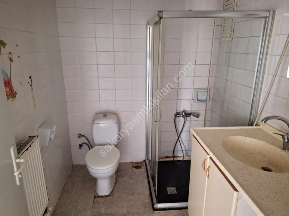 ADAPAZARI KARAMAN MAHALLESİNDE SATILIK 3+1 DAİRE