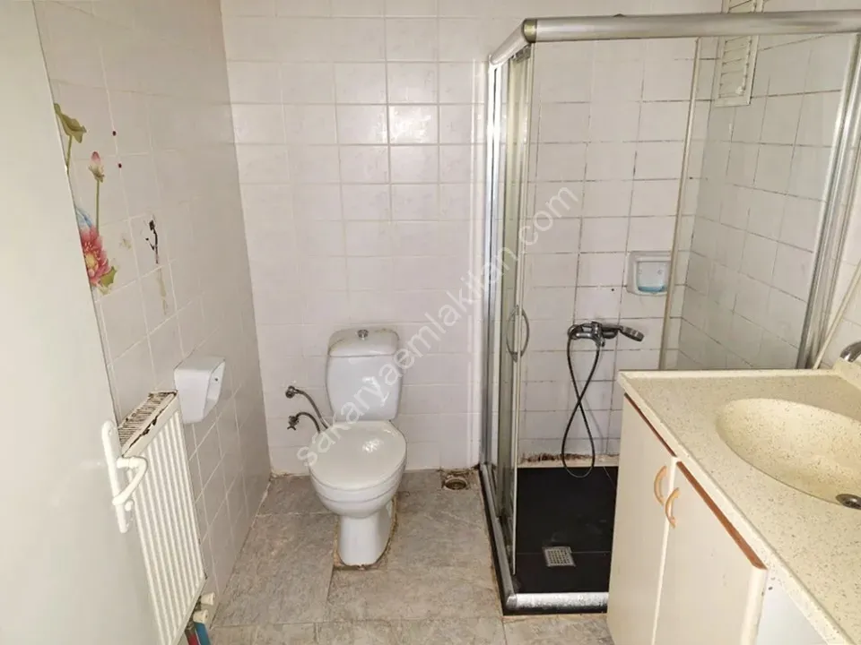 ADAPAZARI KARAMAN MAHALLESİNDE SATILIK 3+1 DAİRE