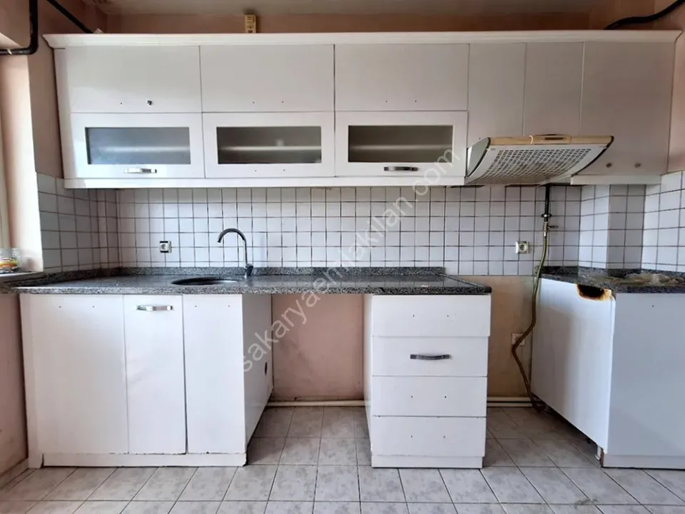 ADAPAZARI KARAMAN MAHALLESİNDE SATILIK 3+1 DAİRE