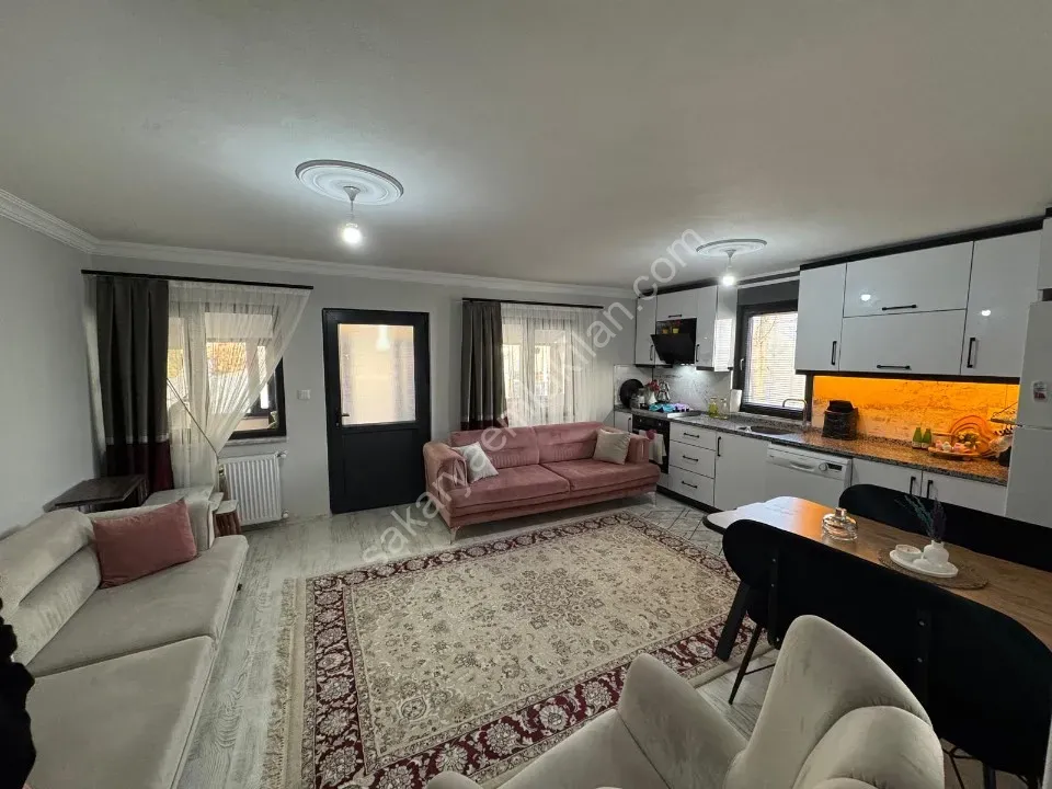 MERKEZ YENİKÖY'DE SATILIK MÜSTAKİL EV