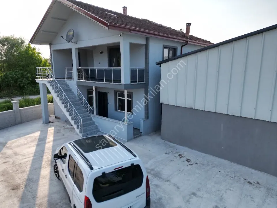 ESKİBEDİL / AKYAZI ÜRETİM TESİSİ KİRALIK 1.600 m2 ÇEVRE YOLUNA 800mt MESAFEDE