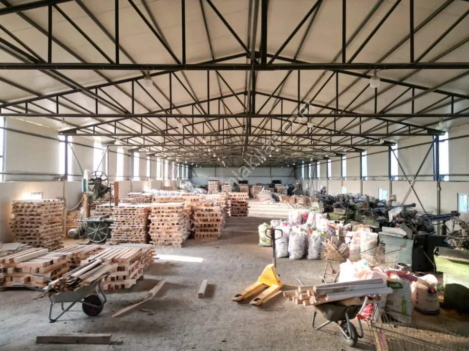 ESKİBEDİL / AKYAZI ÜRETİM TESİSİ KİRALIK 1.600 m2 ÇEVRE YOLUNA 800mt MESAFEDE