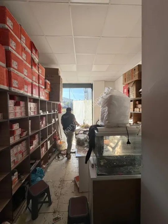 AKYZI MERKEZ'DE KİRALIK DÜKKAN - OFİS  25 m2