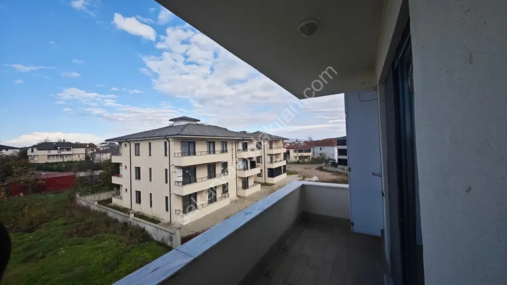 YENİ MAHALLE / AKYAZI KİRALIK HOLLÜ 1+1 DAİRE 3.KAT